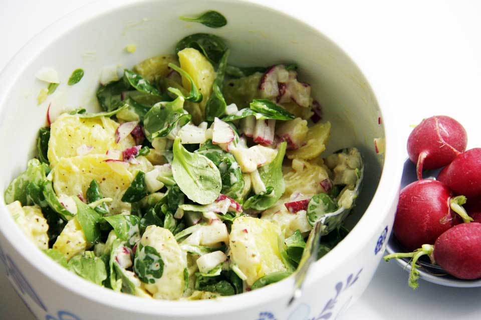 Kartoffelsalat mit leichtem Dressing