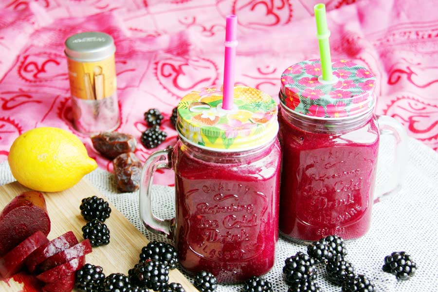 Smoothie mit Rote Rübe und Brombeeren