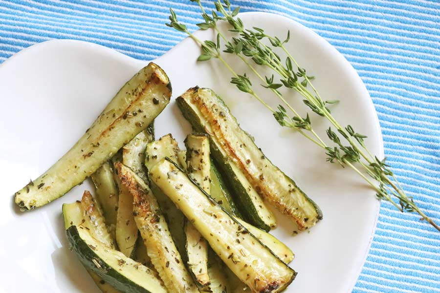 Gebackene Zucchini als leichte Beilage