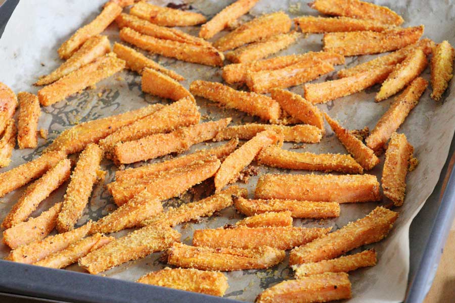 Süßkartoffelpommes aus dem Ofen